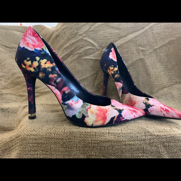 High Heels - Picture 3 of 8